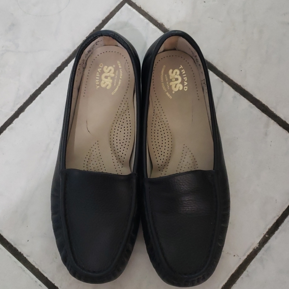 Used SAS Women's 10.5 wide black Shoes